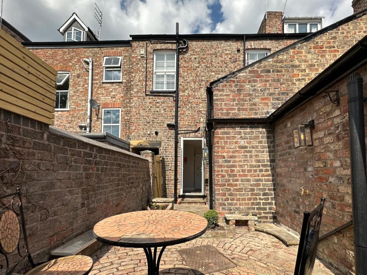 Guildhall Garden York Exterior foto